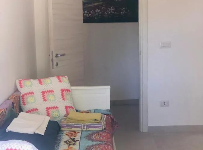 Valentina Villa *